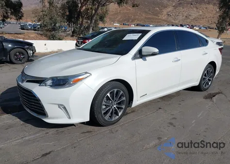 2016 Toyota Avalon Hybrid z USA, uszkodzony, nr VIN 4T1BD1EB3GU051956